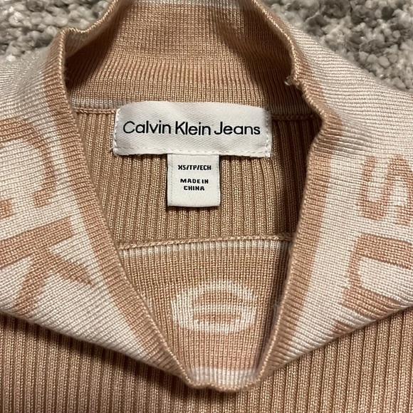 Calvin Klein long sleeve shirt - Picture 2 of 3